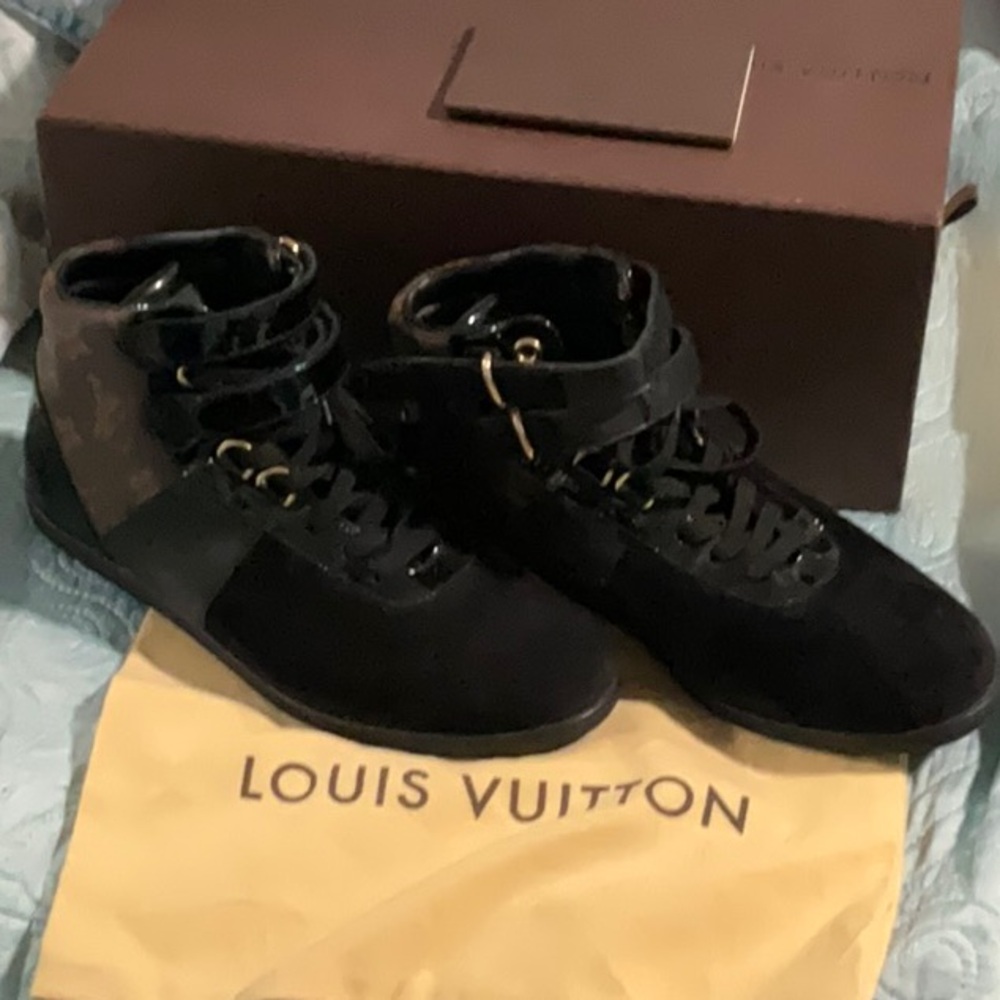 Louis Vuitton sz 37 shoes